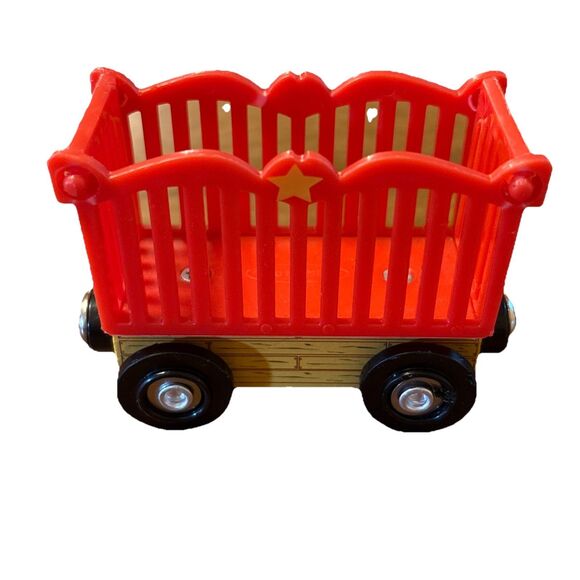 Lot of 3 Melissa and Doug Magnetic Train Engine, Red Cage And Red Car SEE PICS - Picture 6 of 14